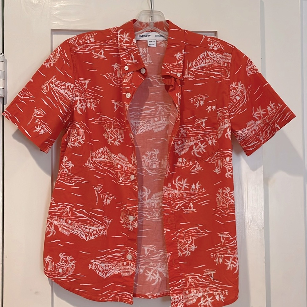 Old Navy Tropical Print Button Down. NWT!